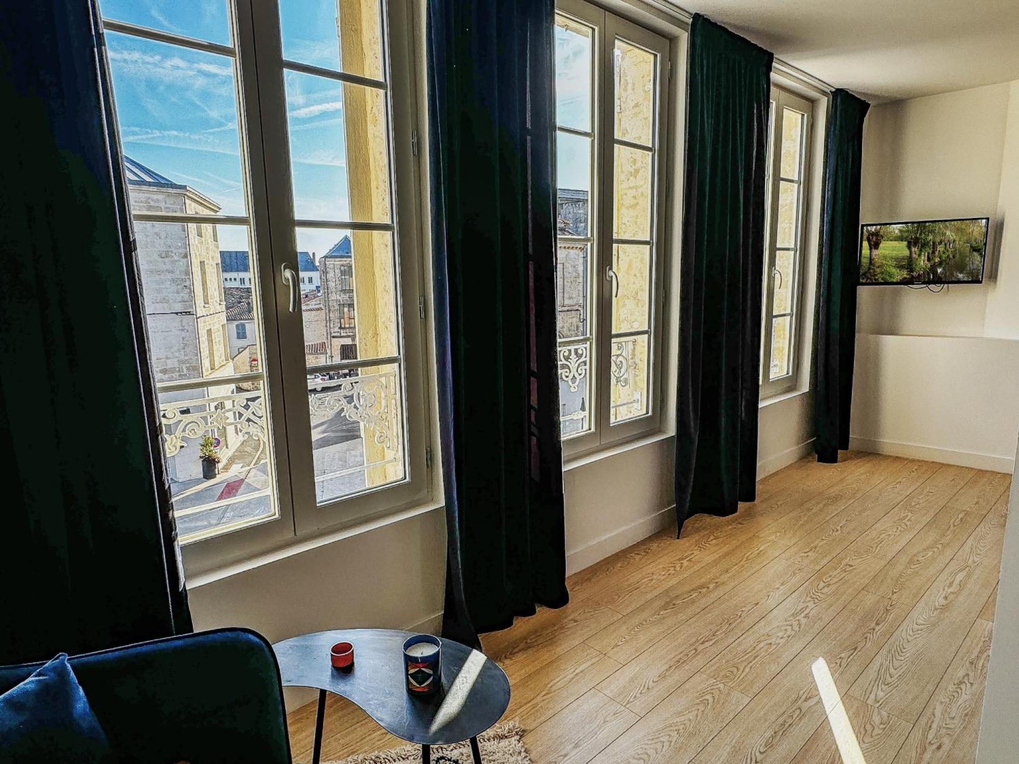 Cozy Niort Apartment Екстериор снимка